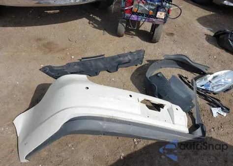 2010 Buick Lucerne Cxl-5 z USA, uszkodzony, nr VIN 1G4HG5EM7AU106233